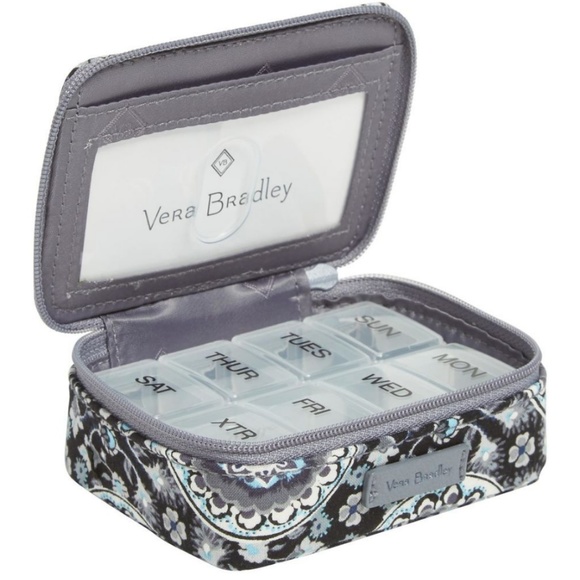 Vera Bradley Pill Case - Travel - Signature Quilt - Picture 2 of 6